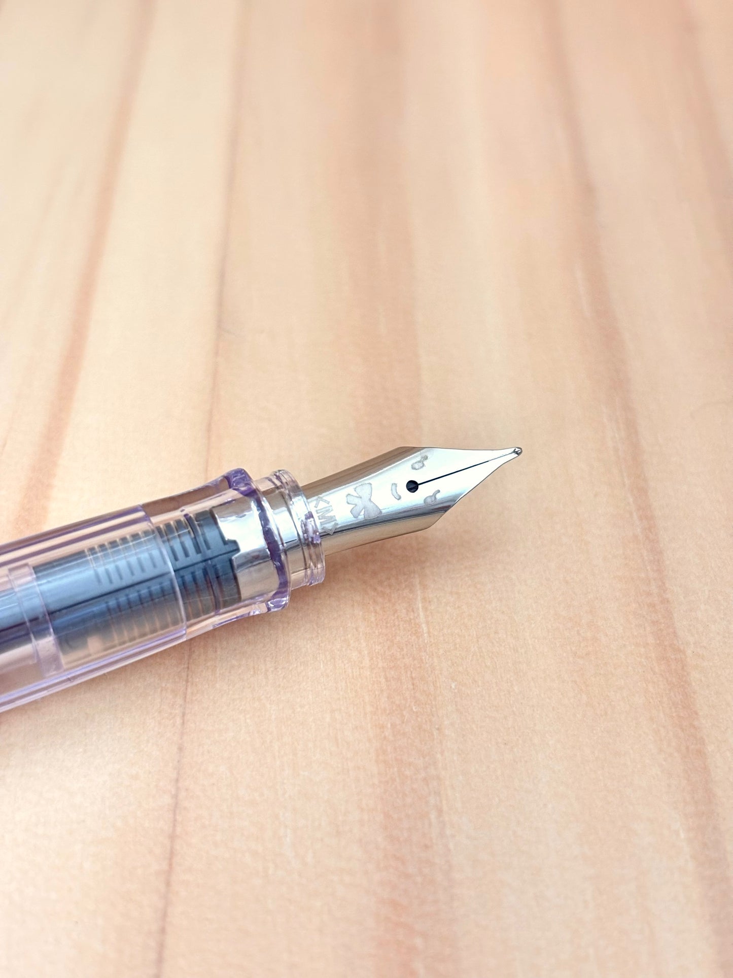 Kakuno Fountain Pen Medium Nib: Transparent Pink