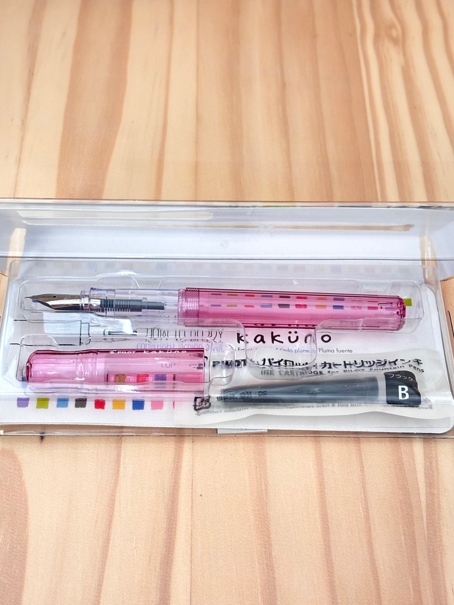 Kakuno Fountain Pen Medium Nib: Transparent Pink