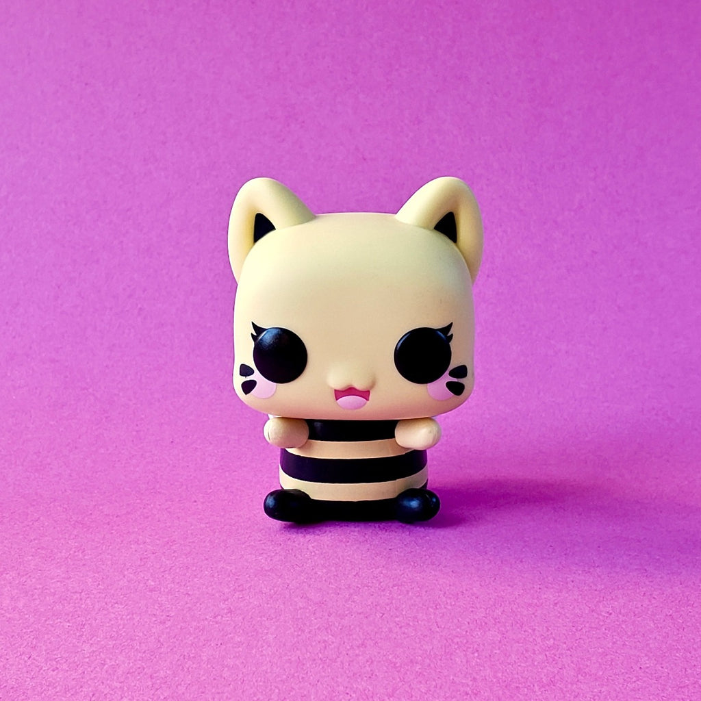 Funko Tasty Peach Queen Bee Meowchi front view