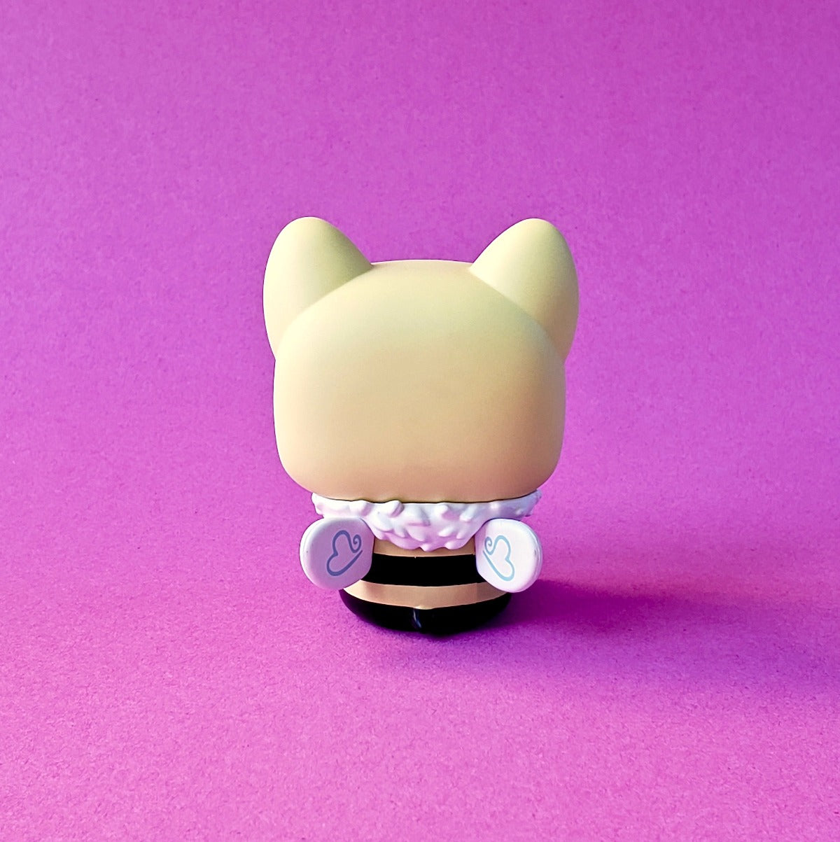 Funko Tasty Queen Bee Meowchi back view